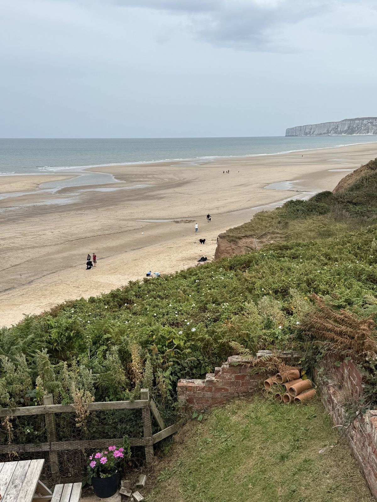 Hunmanby Gap beach from the clifftop - Caramel Cottage Hunmanby Gap beach and the sweep of Filey Bay seen from the clifftop above The Bay, Filey